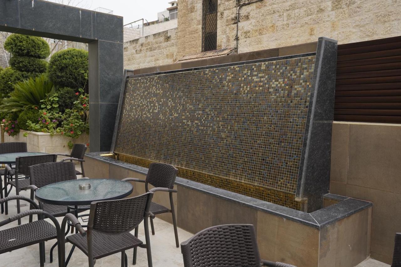 Naylover Hotel Suites Amman Buitenkant foto