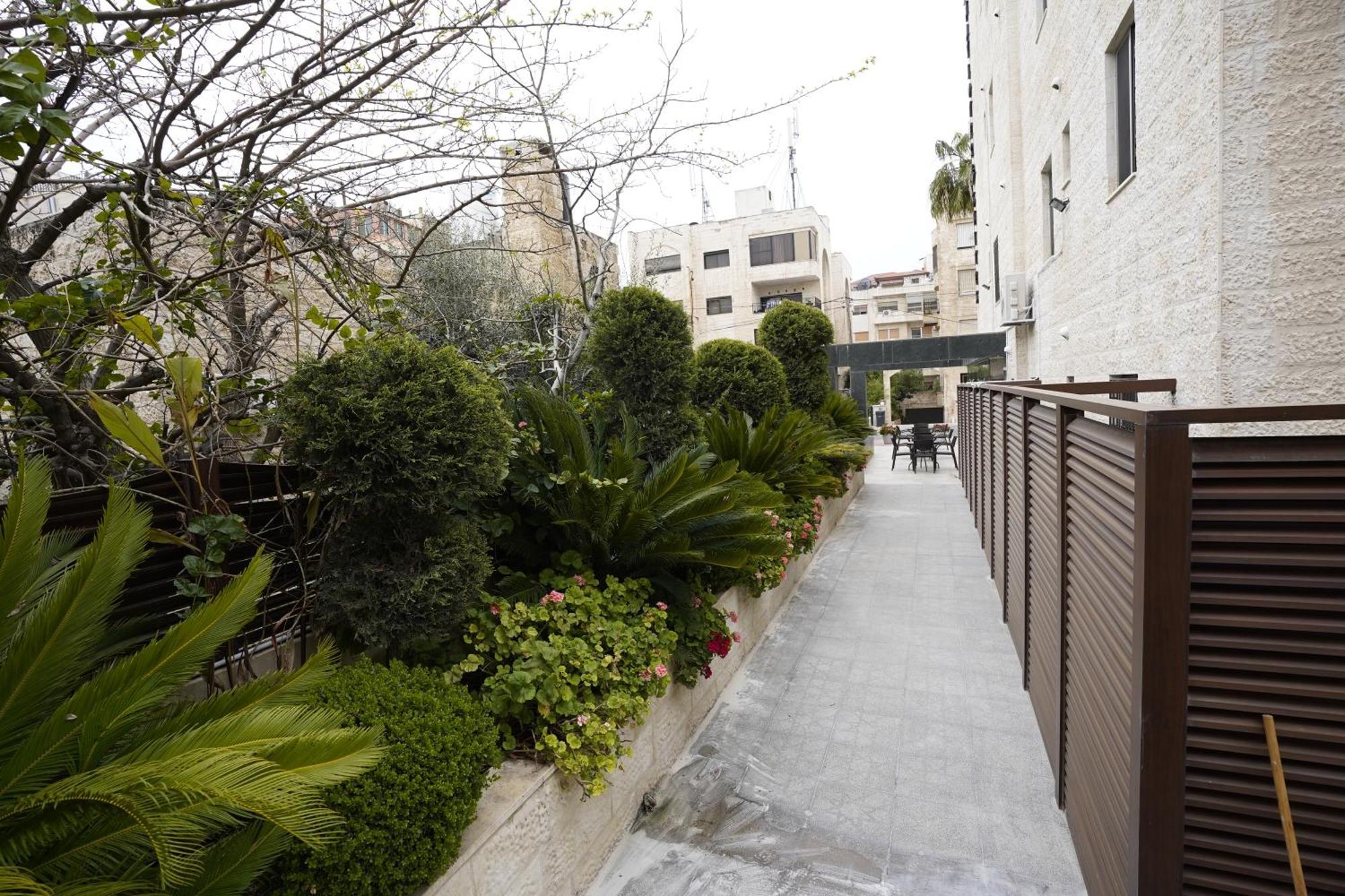Naylover Hotel Suites Amman Buitenkant foto
