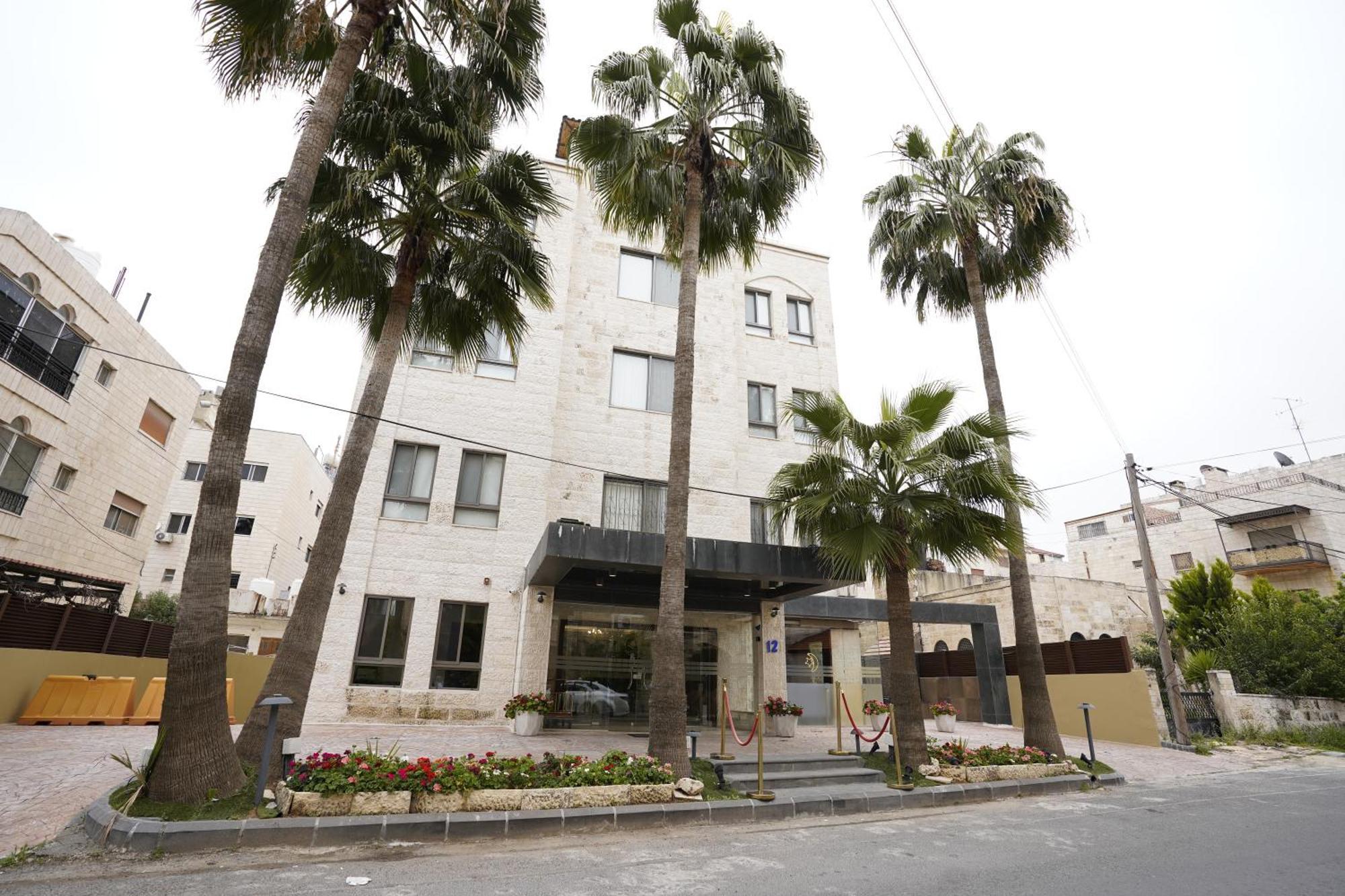 Naylover Hotel Suites Amman Buitenkant foto