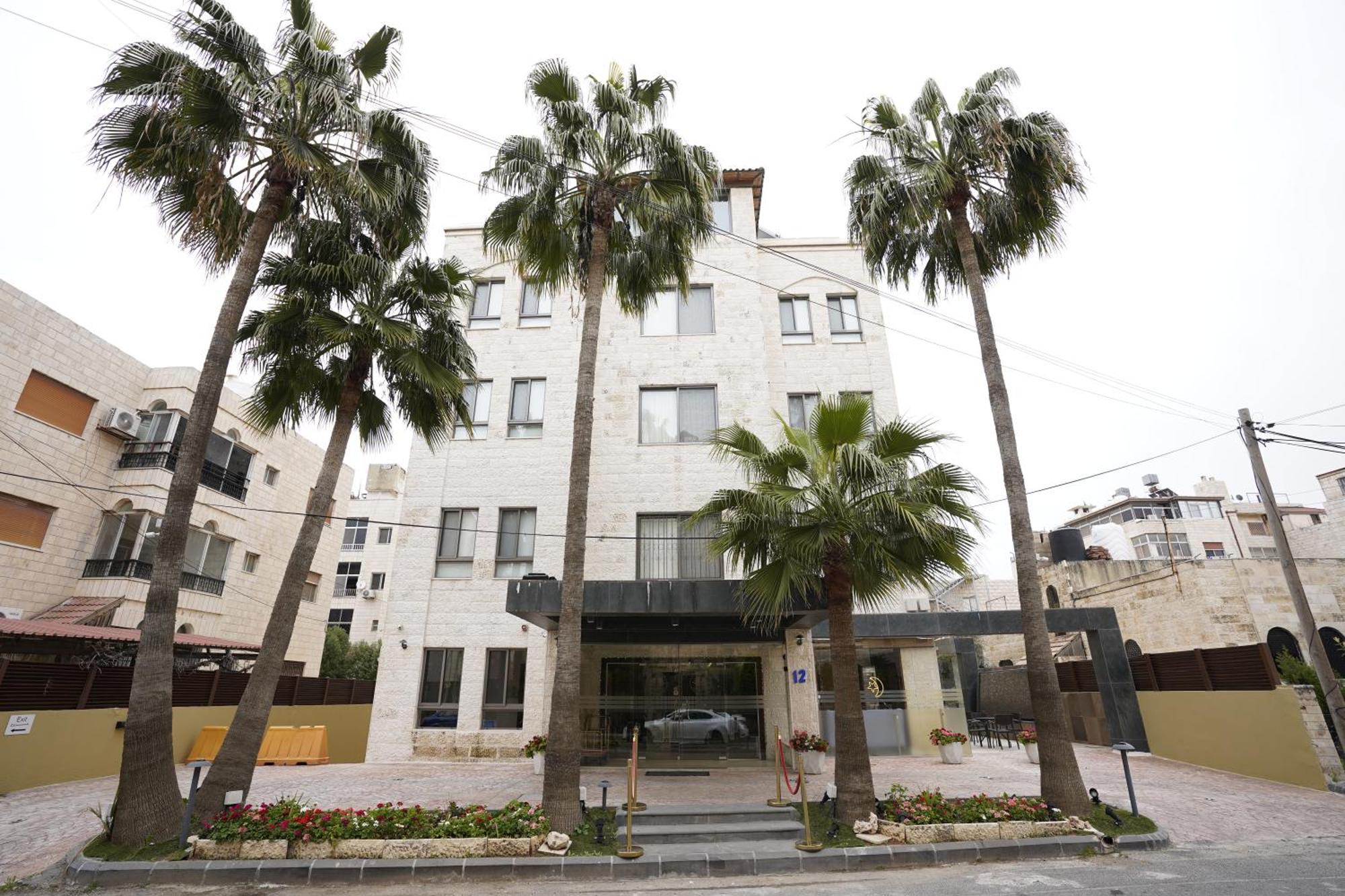 Naylover Hotel Suites Amman Buitenkant foto