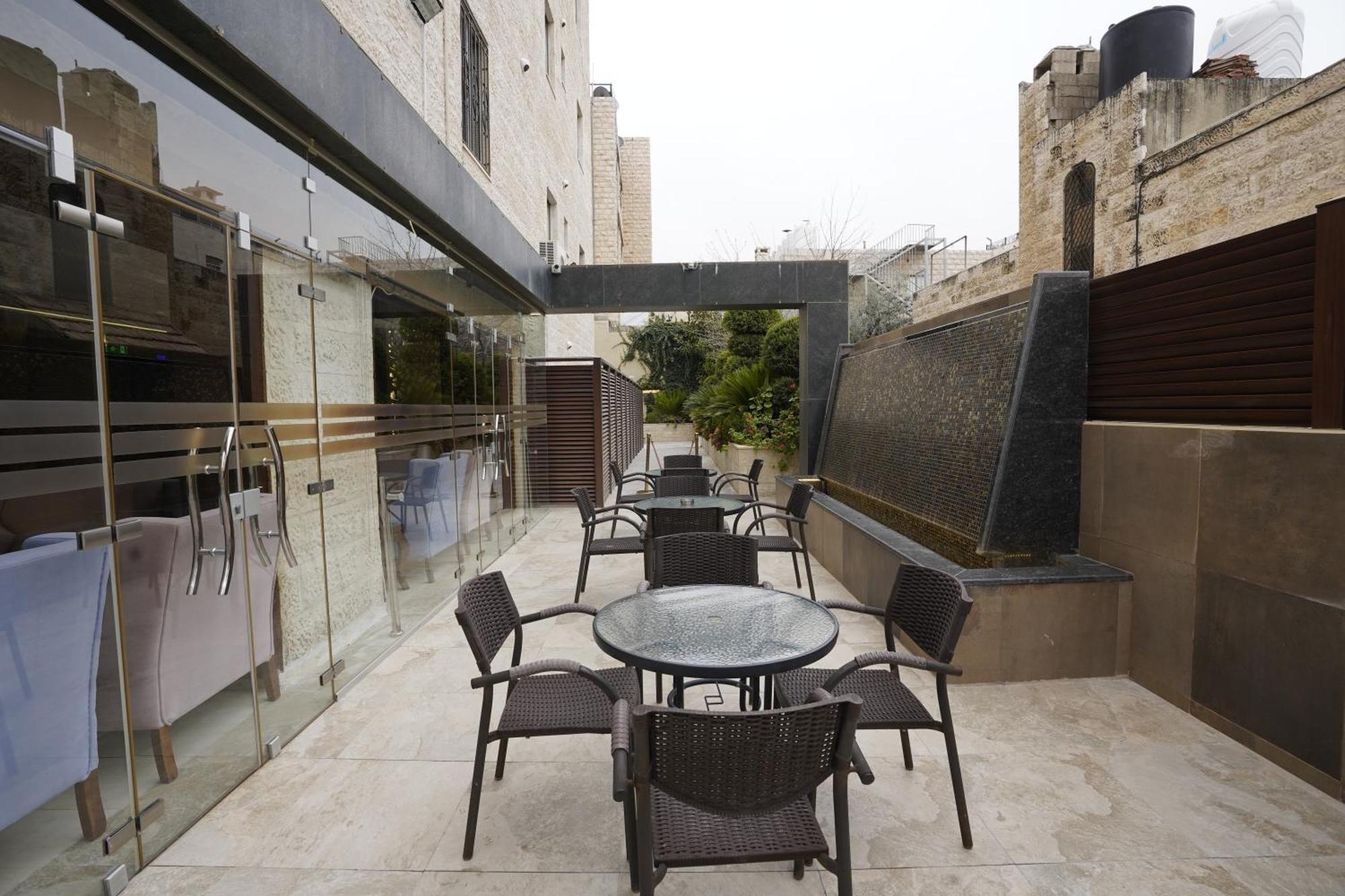 Naylover Hotel Suites Amman Buitenkant foto