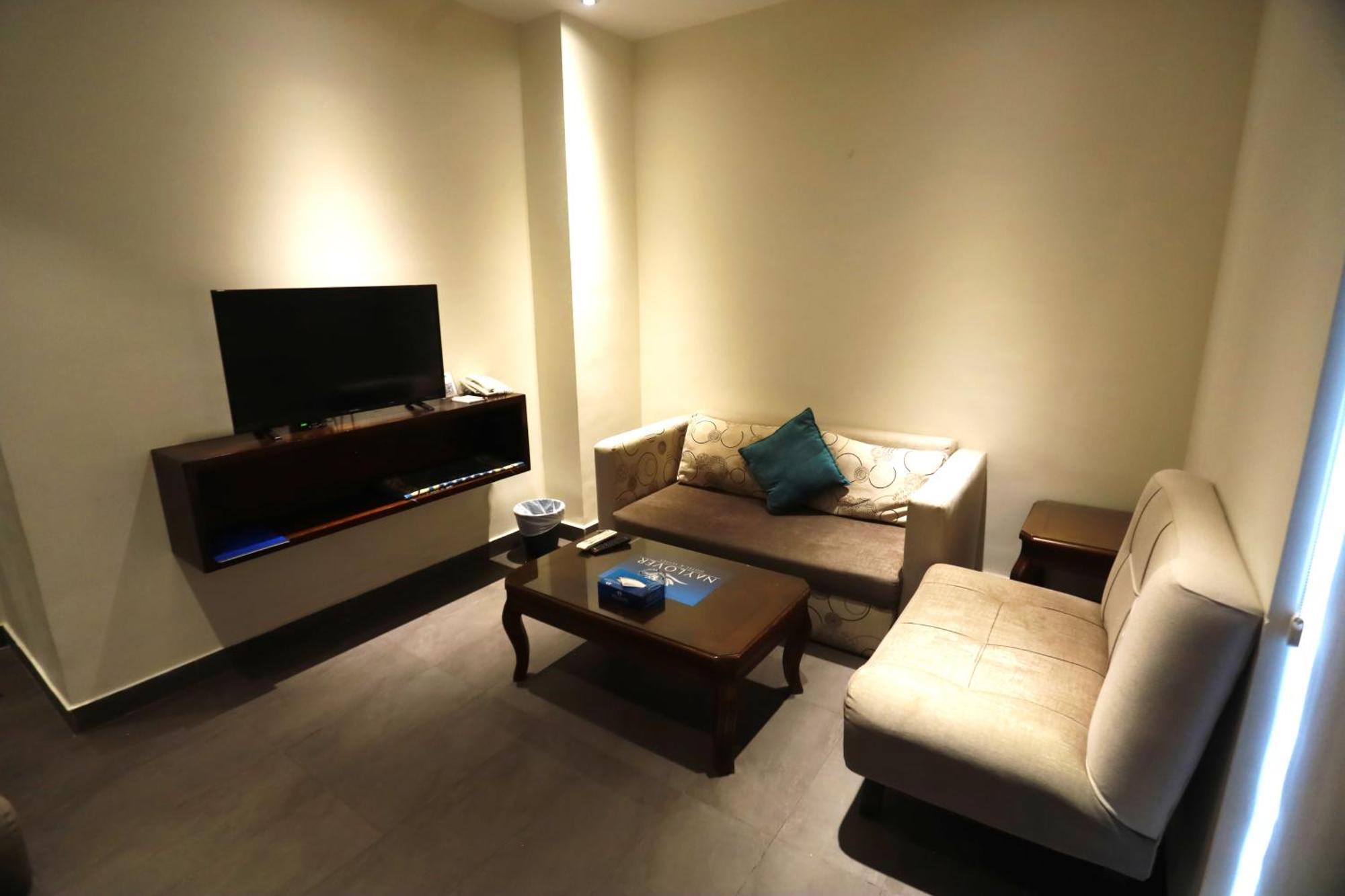 Naylover Hotel Suites Amman Buitenkant foto