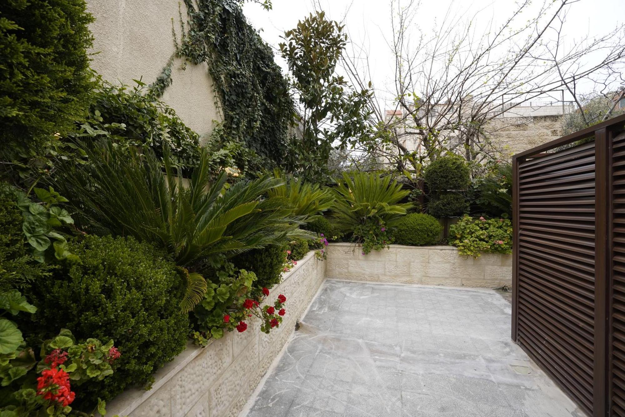 Naylover Hotel Suites Amman Buitenkant foto