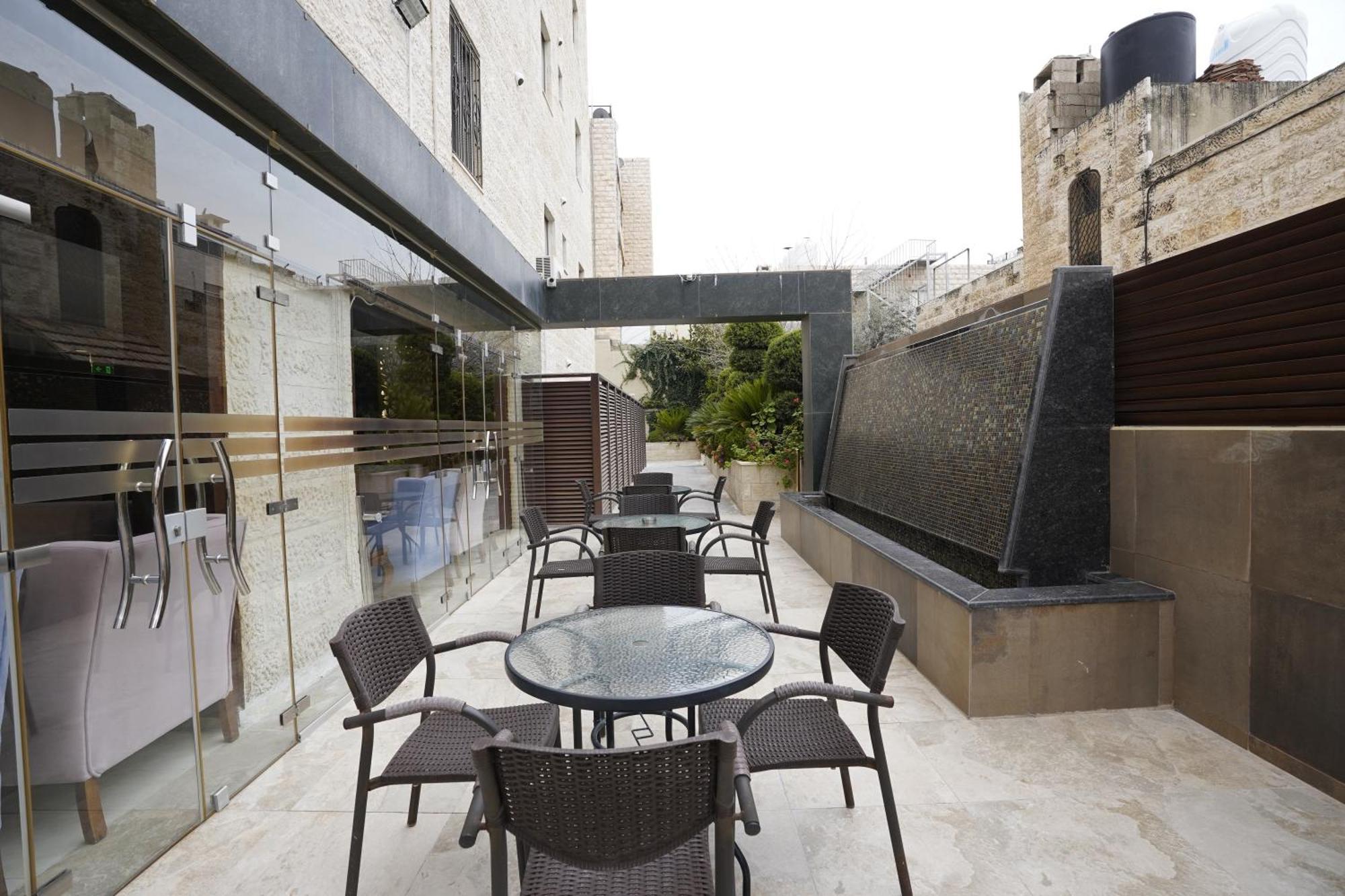 Naylover Hotel Suites Amman Buitenkant foto