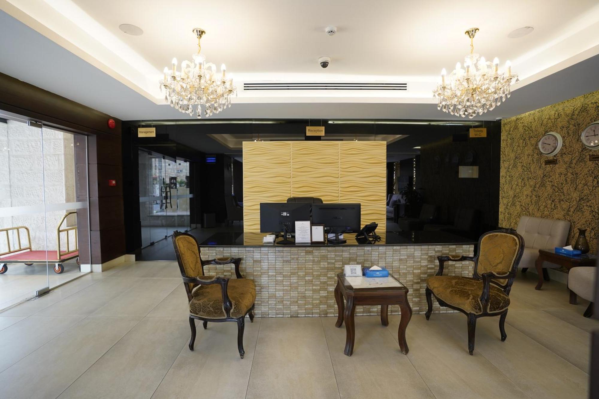 Naylover Hotel Suites Amman Buitenkant foto