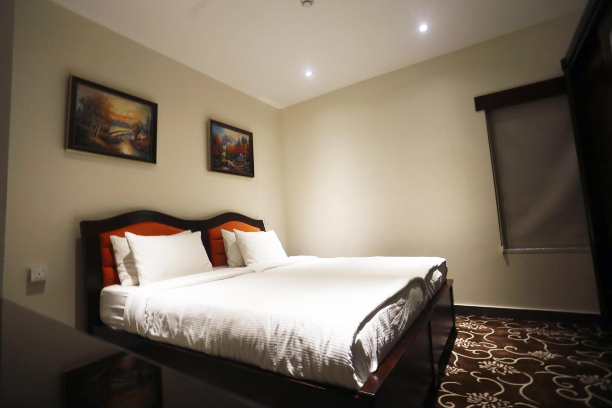 Naylover Hotel Suites Amman Buitenkant foto