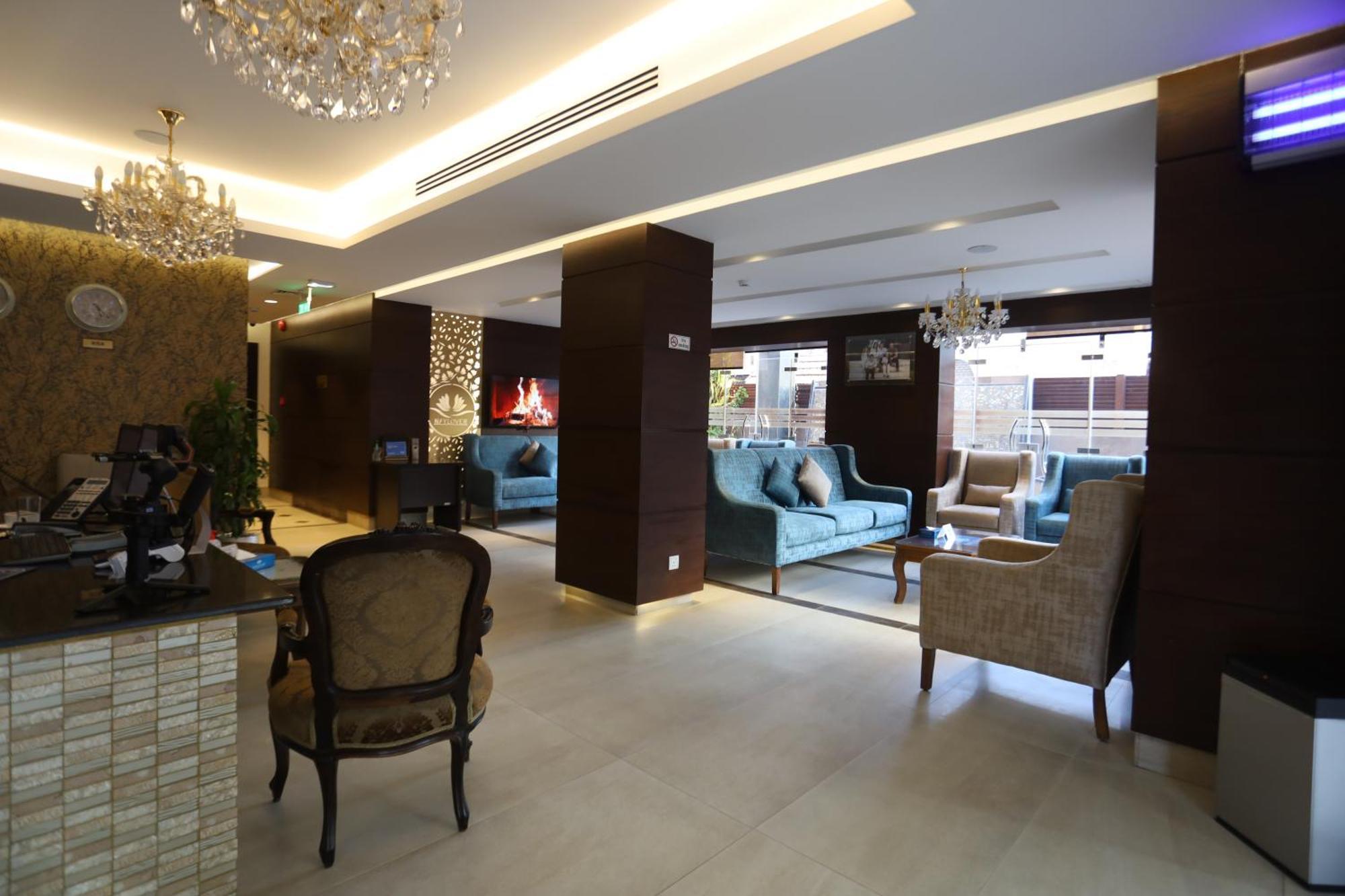 Naylover Hotel Suites Amman Buitenkant foto