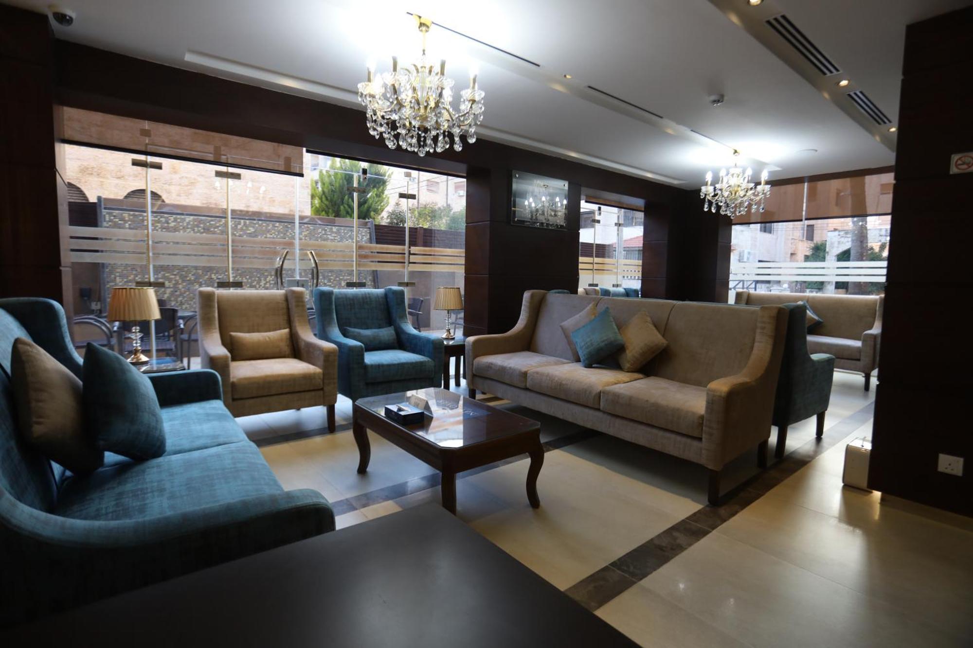 Naylover Hotel Suites Amman Buitenkant foto